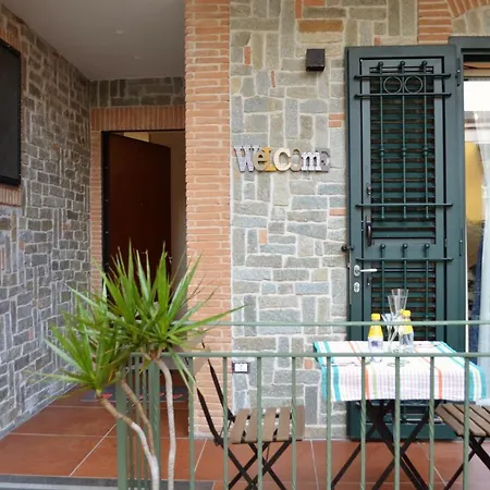 Apartment Midway House Italy