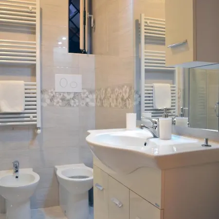 Midway House Italy Apartment