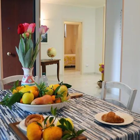 Apartment Midway House Italy
