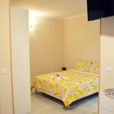 Apartment Midway House Italy *