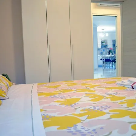 Midway House Italy Apartment Sant'Egidio del Monte Albino