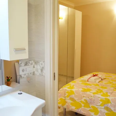 Midway House Italy Apartment Sant'Egidio del Monte Albino