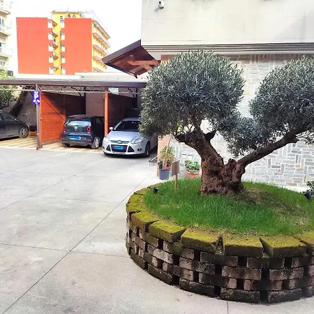 Midway House Italy Apartment *
